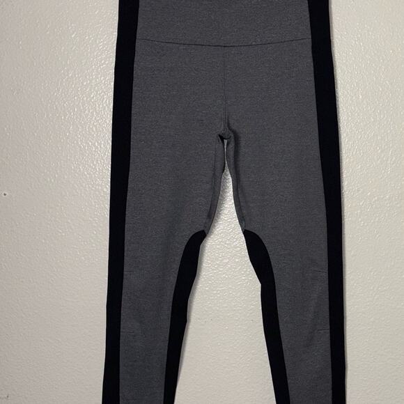 Athleta Essex Hybrid Tight Heather Women's Size Medium Gray and Black Leggings - Picture 6 of 16